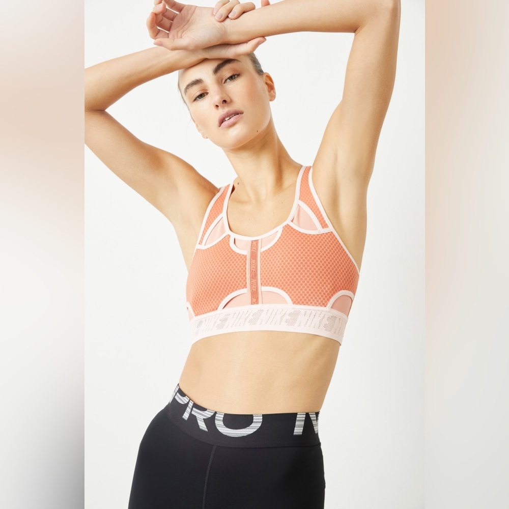 NWT Nike Swoosh Ultrabreathe Bra in Madder Root Peach Streetwear Sports Bra